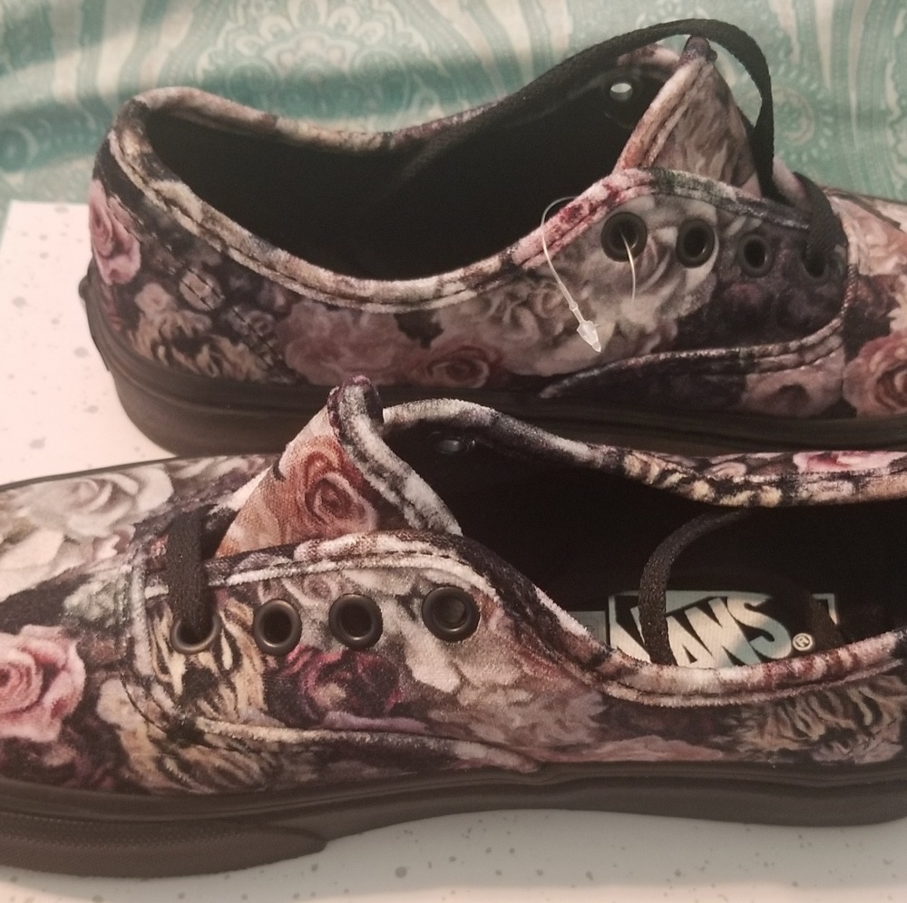 Van's suede floral rose sneakers